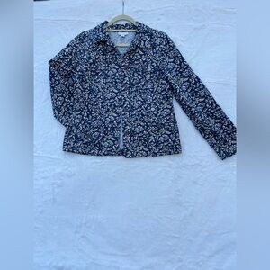 Charter Club Blue Floral
Denim Jacket Size MP
Pockets Silver Button Front